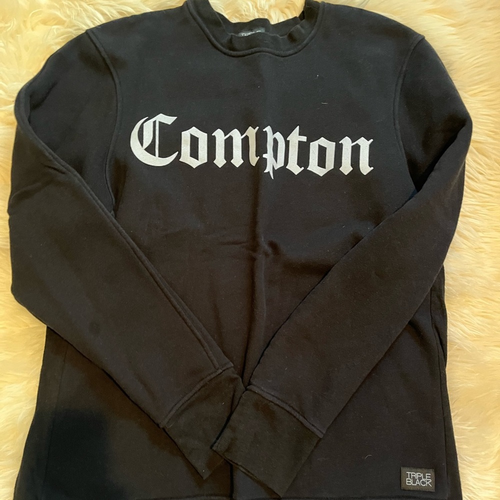 Triple Black Sweatshirt